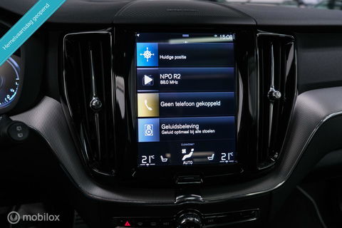 Volvo XC60 2.0 Recharge T8 AWD R-Design 390 pk | Trekhaak | Schuifdak | Dealer onderhouden | Camera | DAB | Stoel + stuurwiel verwarming |