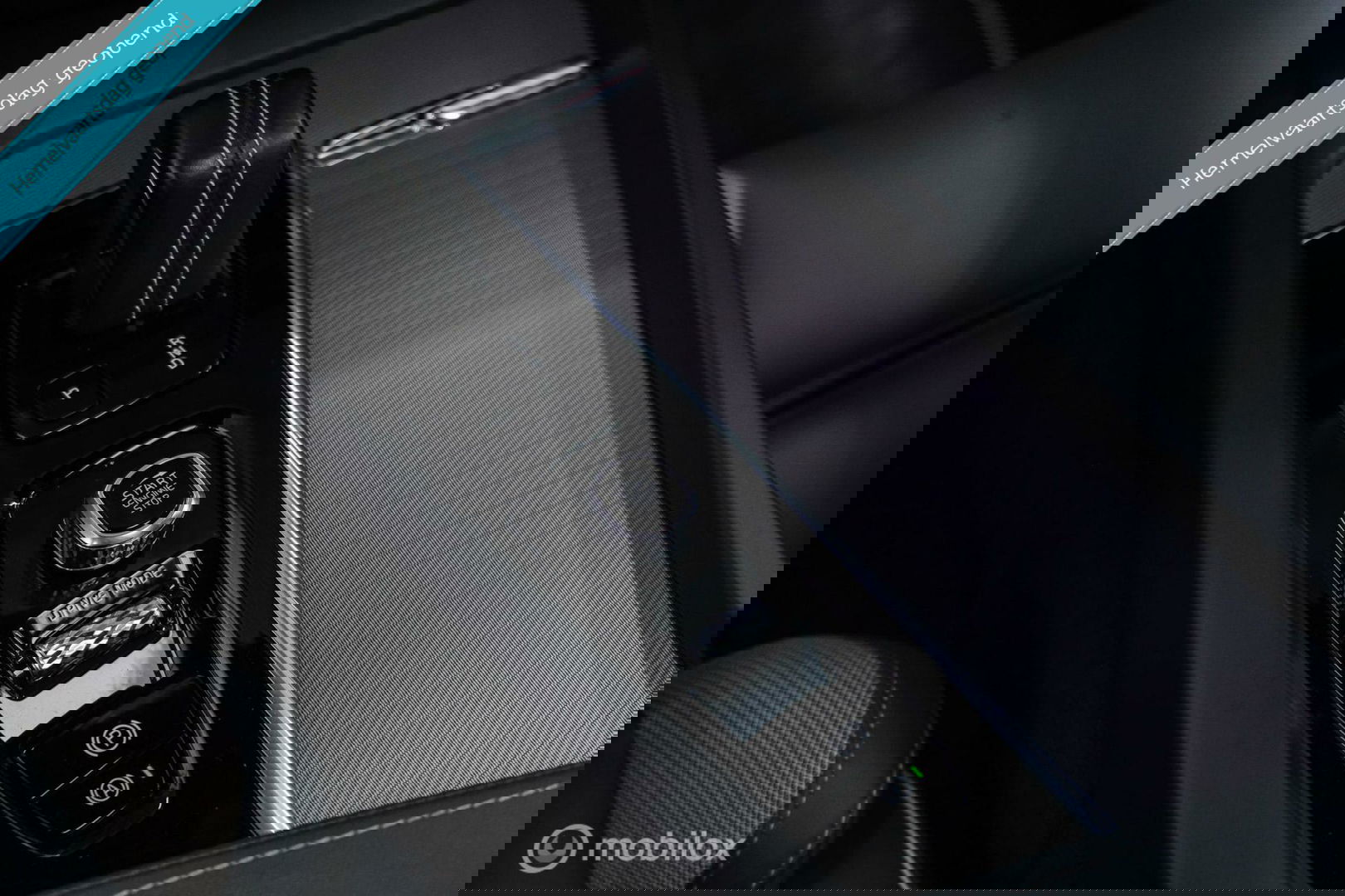 Volvo XC60 2.0 Recharge T8 AWD R-Design 390 pk | Trekhaak | Schuifdak | Dealer onderhouden | Camera | DAB | Stoel + stuurwiel verwarming |