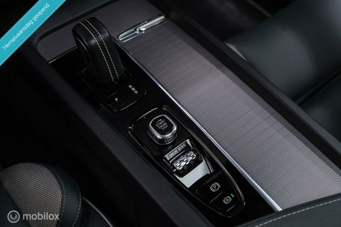 Volvo XC60 2.0 Recharge T8 AWD R-Design 390 pk | Trekhaak | Schuifdak | Dealer onderhouden | Camera | DAB | Stoel + stuurwiel verwarming |