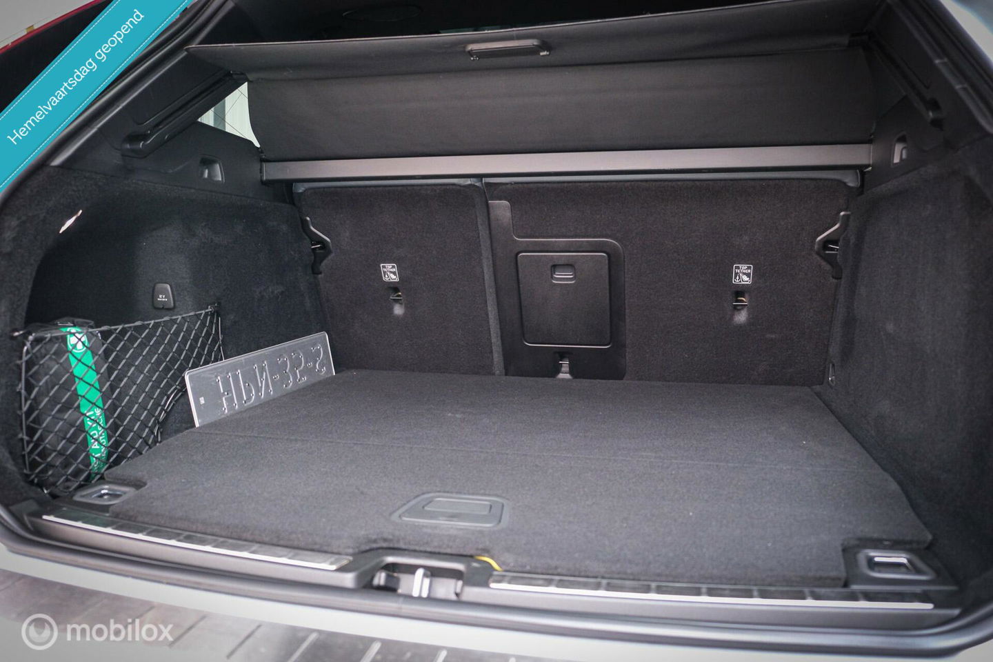 Volvo XC60 2.0 Recharge T8 AWD R-Design 390 pk | Trekhaak | Schuifdak | Dealer onderhouden | Camera | DAB | Stoel + stuurwiel verwarming |