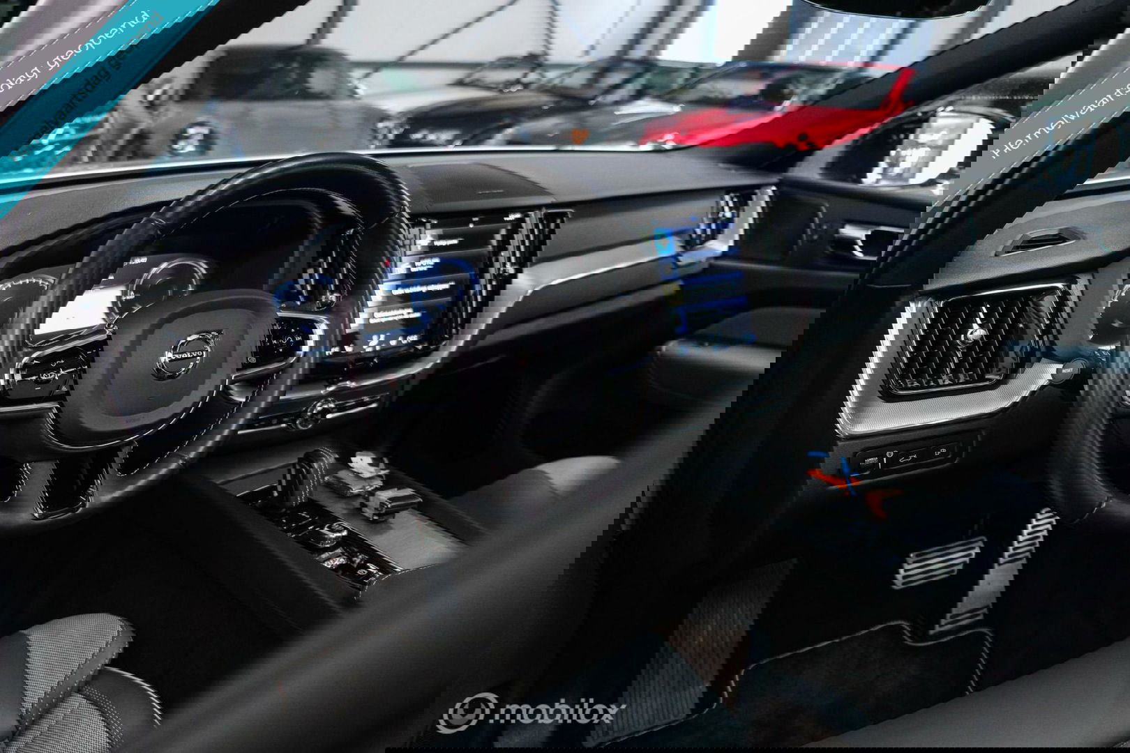 Volvo XC60 2.0 Recharge T8 AWD R-Design 390 pk | Trekhaak | Schuifdak | Dealer onderhouden | Camera | DAB | Stoel + stuurwiel verwarming |