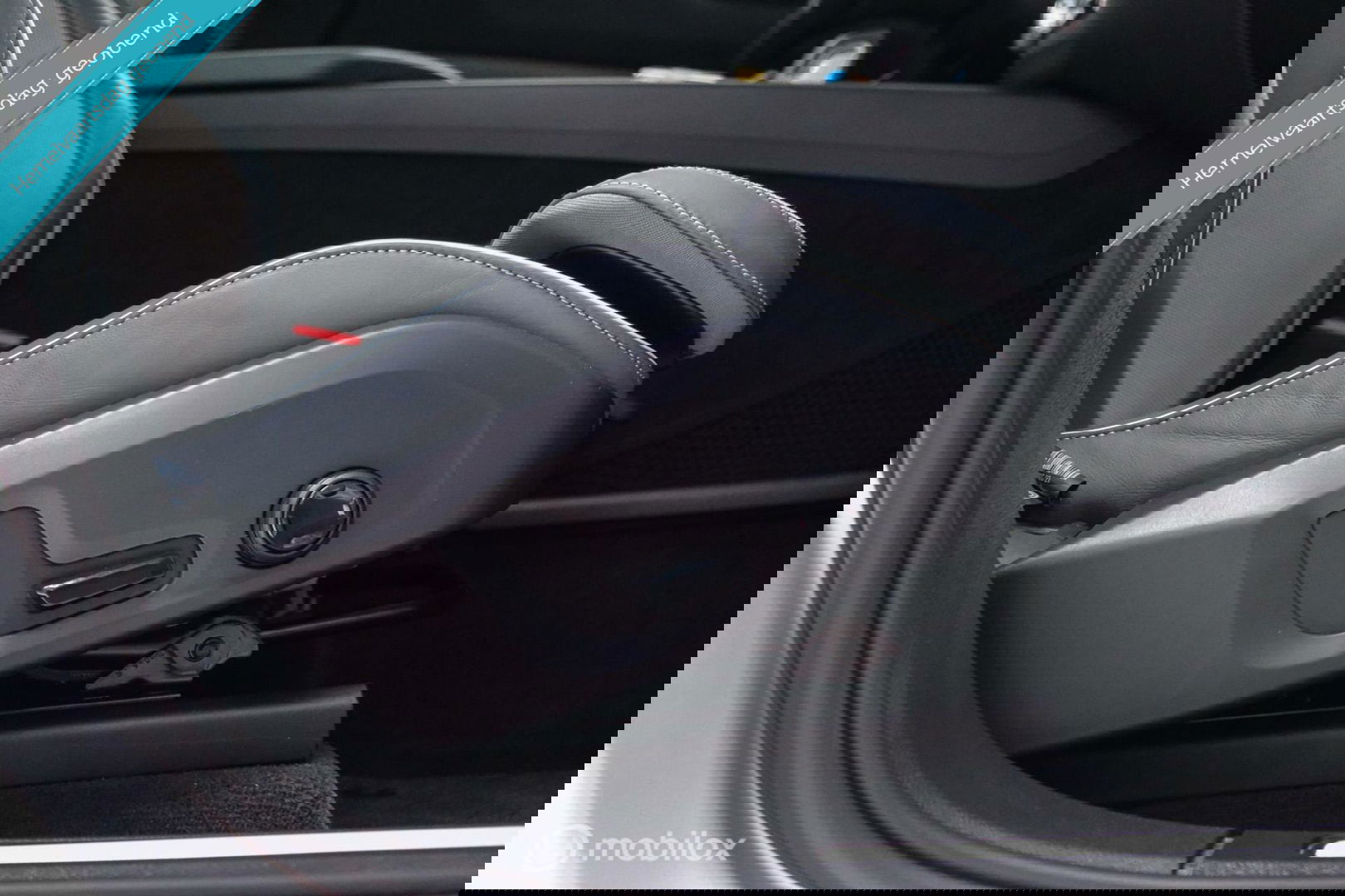 Volvo XC60 2.0 Recharge T8 AWD R-Design 390 pk | Trekhaak | Schuifdak | Dealer onderhouden | Camera | DAB | Stoel + stuurwiel verwarming |