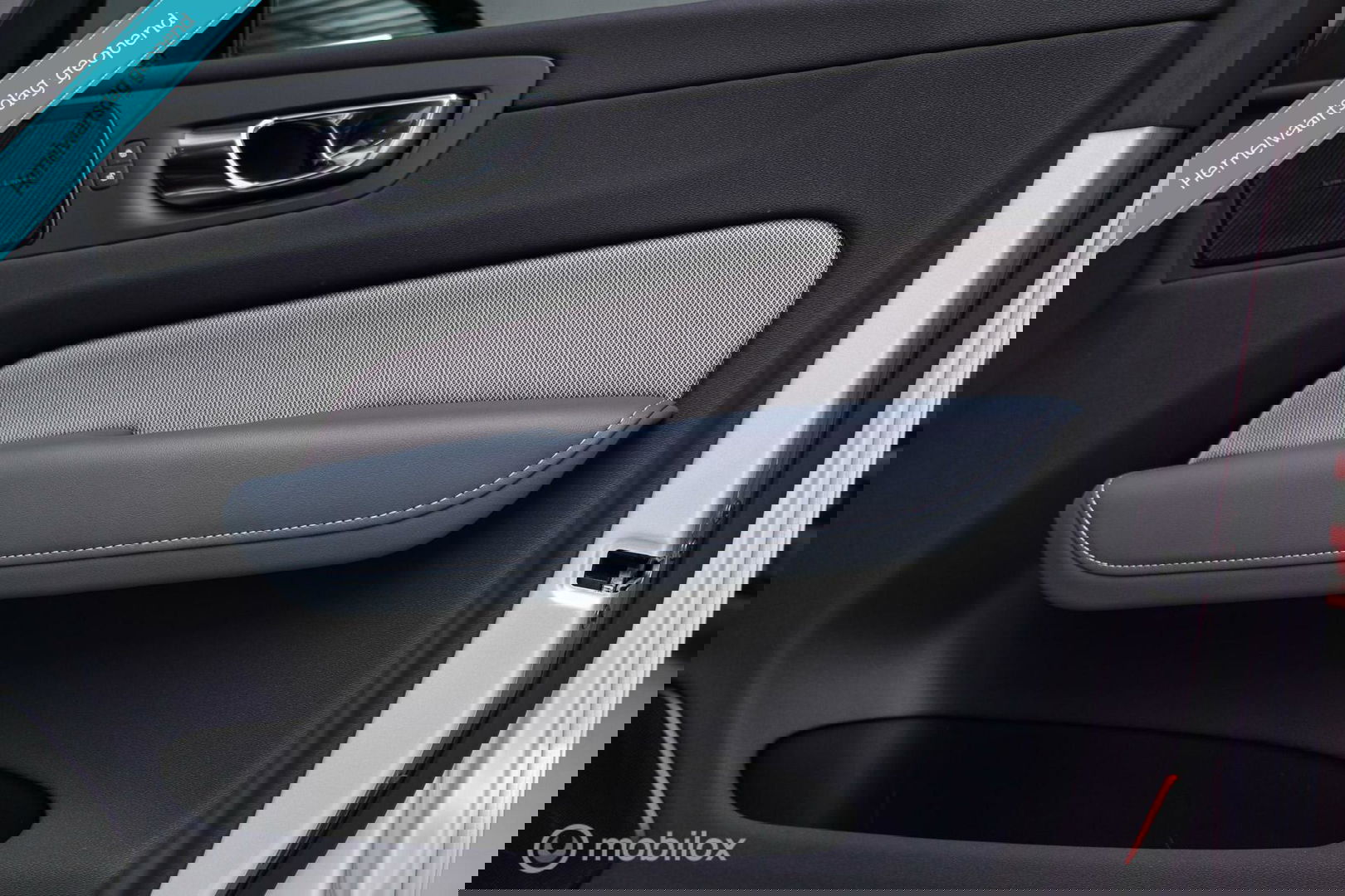 Volvo XC60 2.0 Recharge T8 AWD R-Design 390 pk | Trekhaak | Schuifdak | Dealer onderhouden | Camera | DAB | Stoel + stuurwiel verwarming |