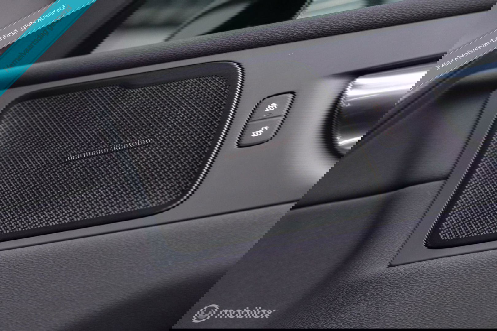 Volvo XC60 2.0 Recharge T8 AWD R-Design 390 pk | Trekhaak | Schuifdak | Dealer onderhouden | Camera | DAB | Stoel + stuurwiel verwarming |
