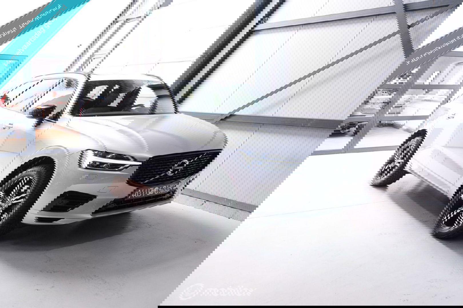 Volvo XC60 2.0 Recharge T8 AWD R-Design 390 pk | Trekhaak | Schuifdak | Dealer onderhouden | Camera | DAB | Stoel + stuurwiel verwarming |