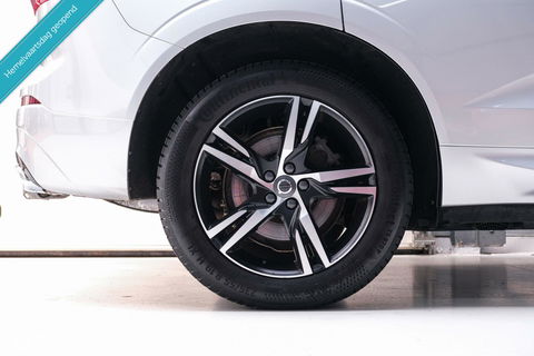 Volvo XC60 2.0 Recharge T8 AWD R-Design 390 pk | Trekhaak | Schuifdak | Dealer onderhouden | Camera | DAB | Stoel + stuurwiel verwarming |