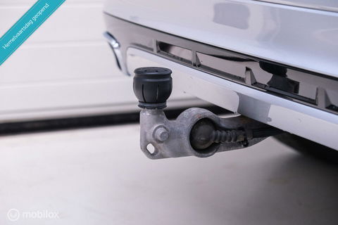 Volvo XC60 2.0 Recharge T8 AWD R-Design 390 pk | Trekhaak | Schuifdak | Dealer onderhouden | Camera | DAB | Stoel + stuurwiel verwarming |