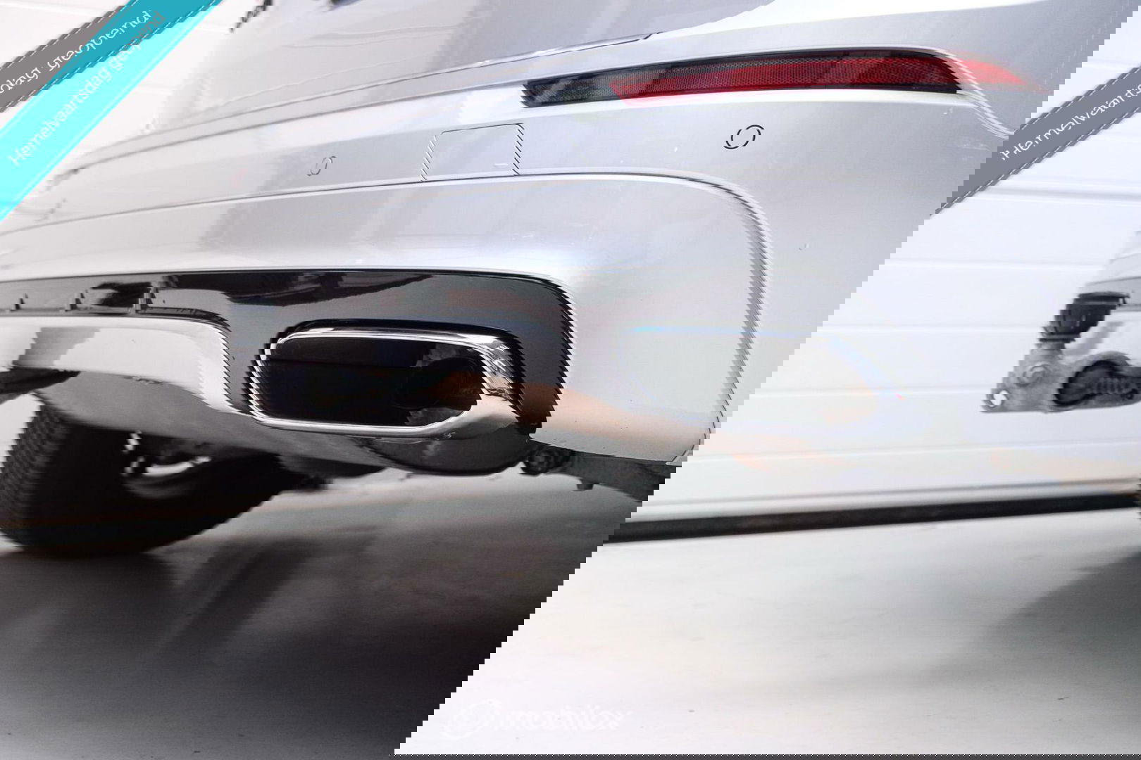 Volvo XC60 2.0 Recharge T8 AWD R-Design 390 pk | Trekhaak | Schuifdak | Dealer onderhouden | Camera | DAB | Stoel + stuurwiel verwarming |