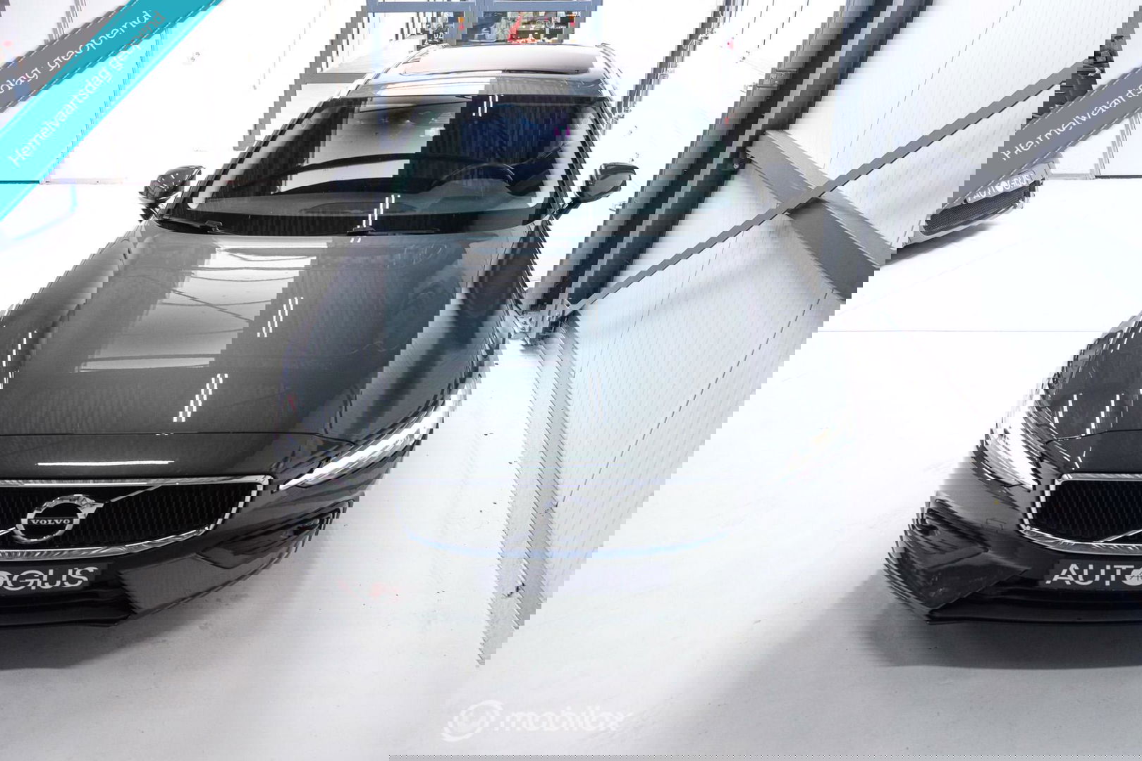 Volvo V60 2.0 B3 Momentum Advantage | Schuifdak | Pine Grey | Trekhaak | Stoel + stuurwiel verwarming | NAP NL auto |