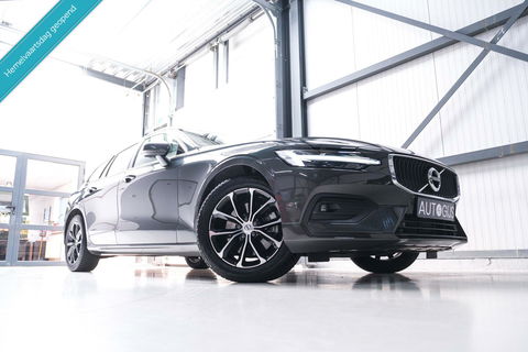 Volvo V60 2.0 B3 Momentum Advantage | Schuifdak | Pine Grey | Trekhaak | Stoel + stuurwiel verwarming | NAP NL auto |