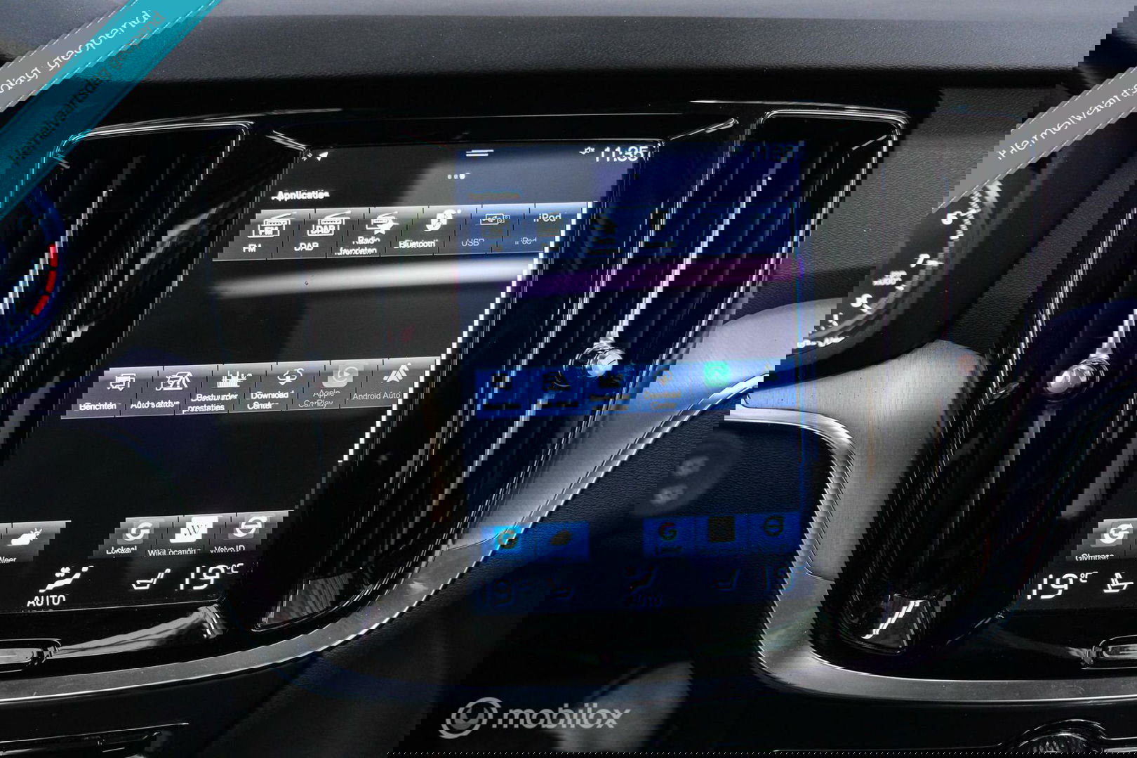 Volvo V60 2.0 B3 Momentum Advantage | Schuifdak | Pine Grey | Trekhaak | Stoel + stuurwiel verwarming | NAP NL auto |