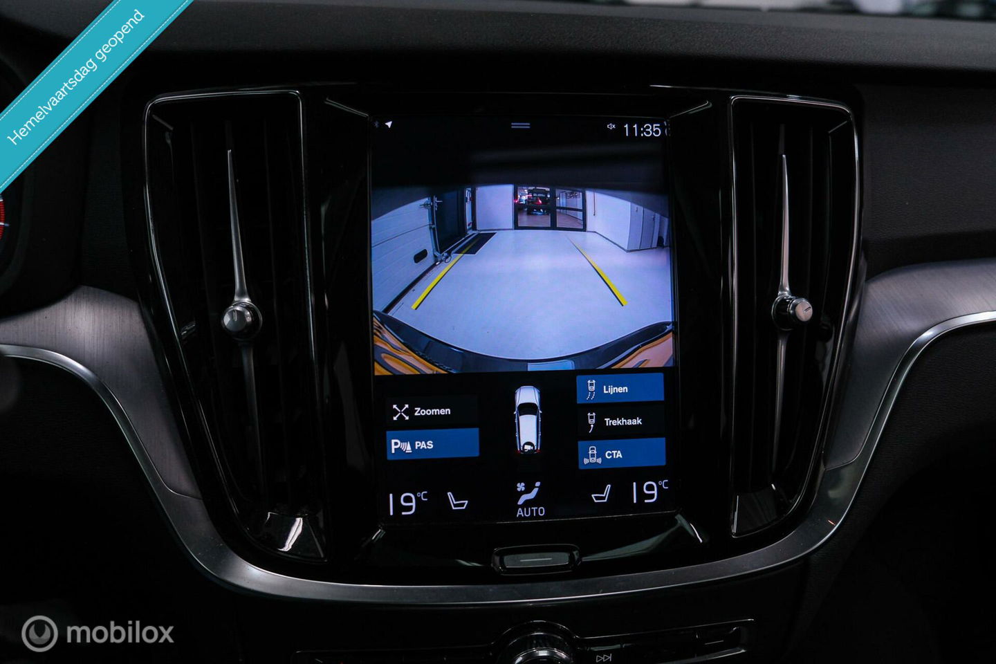 Volvo V60 2.0 B3 Momentum Advantage | Schuifdak | Pine Grey | Trekhaak | Stoel + stuurwiel verwarming | NAP NL auto |