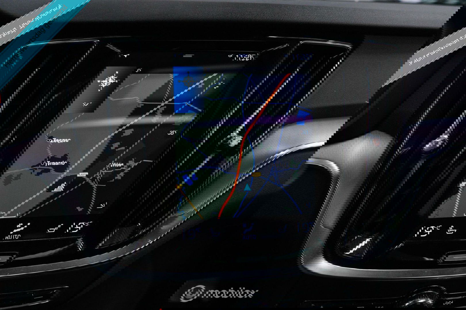 Volvo V60 2.0 B3 Momentum Advantage | Schuifdak | Pine Grey | Trekhaak | Stoel + stuurwiel verwarming | NAP NL auto |