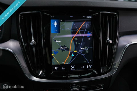 Volvo V60 2.0 B3 Momentum Advantage | Schuifdak | Pine Grey | Trekhaak | Stoel + stuurwiel verwarming | NAP NL auto |