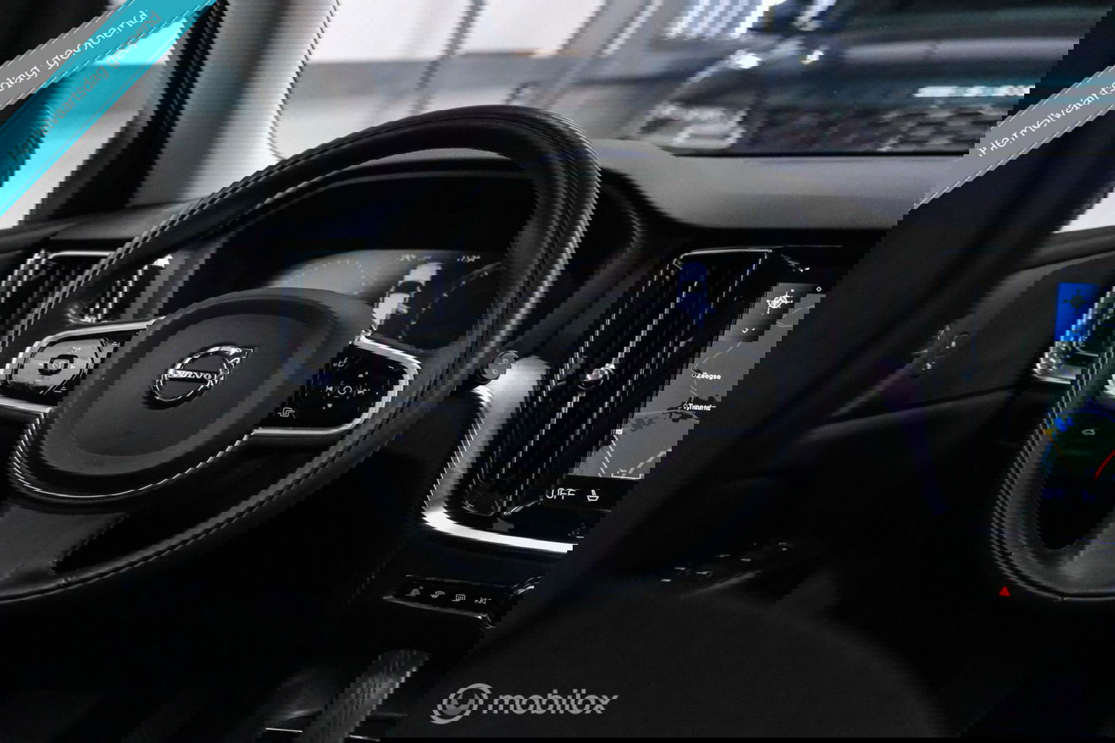 Volvo V60 2.0 B3 Momentum Advantage | Schuifdak | Pine Grey | Trekhaak | Stoel + stuurwiel verwarming | NAP NL auto |