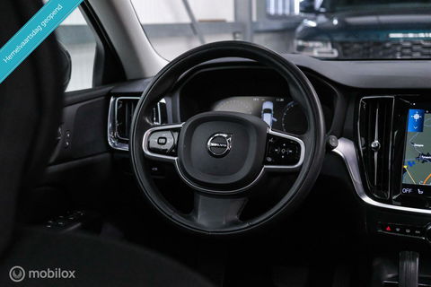 Volvo V60 2.0 B3 Momentum Advantage | Schuifdak | Pine Grey | Trekhaak | Stoel + stuurwiel verwarming | NAP NL auto |