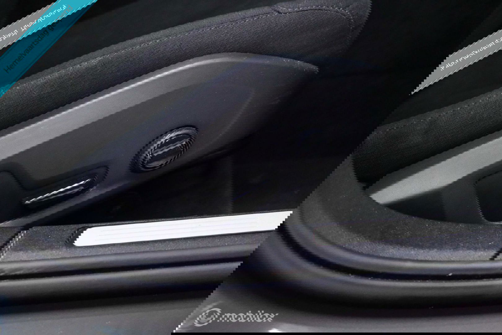 Volvo V60 2.0 B3 Momentum Advantage | Schuifdak | Pine Grey | Trekhaak | Stoel + stuurwiel verwarming | NAP NL auto |