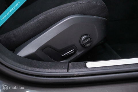 Volvo V60 2.0 B3 Momentum Advantage | Schuifdak | Pine Grey | Trekhaak | Stoel + stuurwiel verwarming | NAP NL auto |