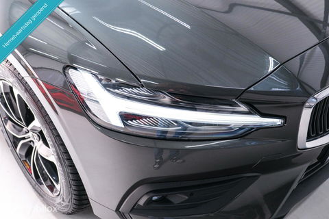 Volvo V60 2.0 B3 Momentum Advantage | Schuifdak | Pine Grey | Trekhaak | Stoel + stuurwiel verwarming | NAP NL auto |