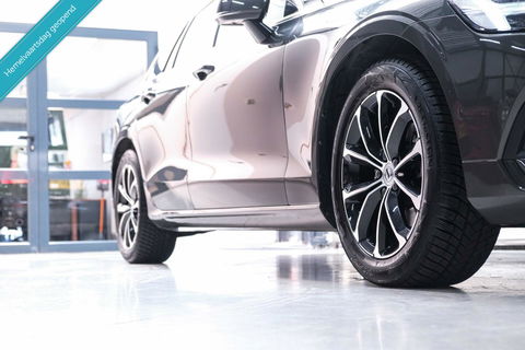 Volvo V60 2.0 B3 Momentum Advantage | Schuifdak | Pine Grey | Trekhaak | Stoel + stuurwiel verwarming | NAP NL auto |