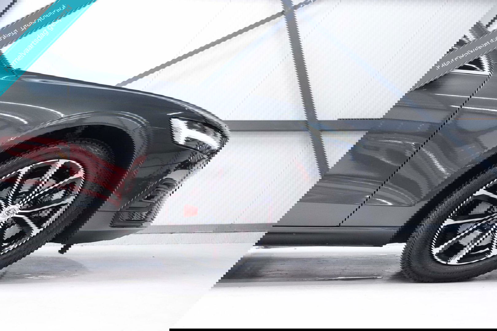 Volvo V60 2.0 B3 Momentum Advantage | Schuifdak | Pine Grey | Trekhaak | Stoel + stuurwiel verwarming | NAP NL auto |