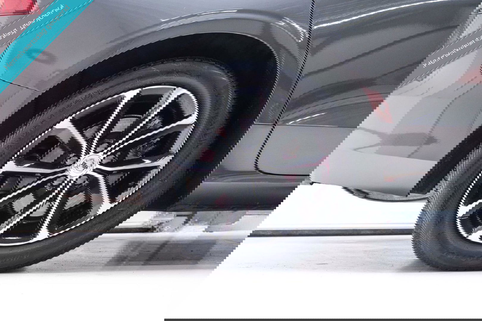 Volvo V60 2.0 B3 Momentum Advantage | Schuifdak | Pine Grey | Trekhaak | Stoel + stuurwiel verwarming | NAP NL auto |