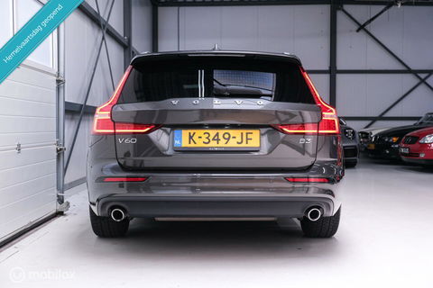 Volvo V60 2.0 B3 Momentum Advantage | Schuifdak | Pine Grey | Trekhaak | Stoel + stuurwiel verwarming | NAP NL auto |