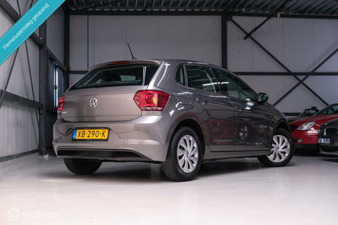 Volkswagen Polo 1.0 TSI Comfortline | Adaptive | NAP NL auto | DAB | All season | Limestone | LED | Navigatie |