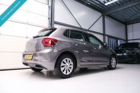 Volkswagen Polo 1.0 TSI Comfortline | Adaptive | NAP NL auto | DAB | All season | Limestone | LED | Navigatie |