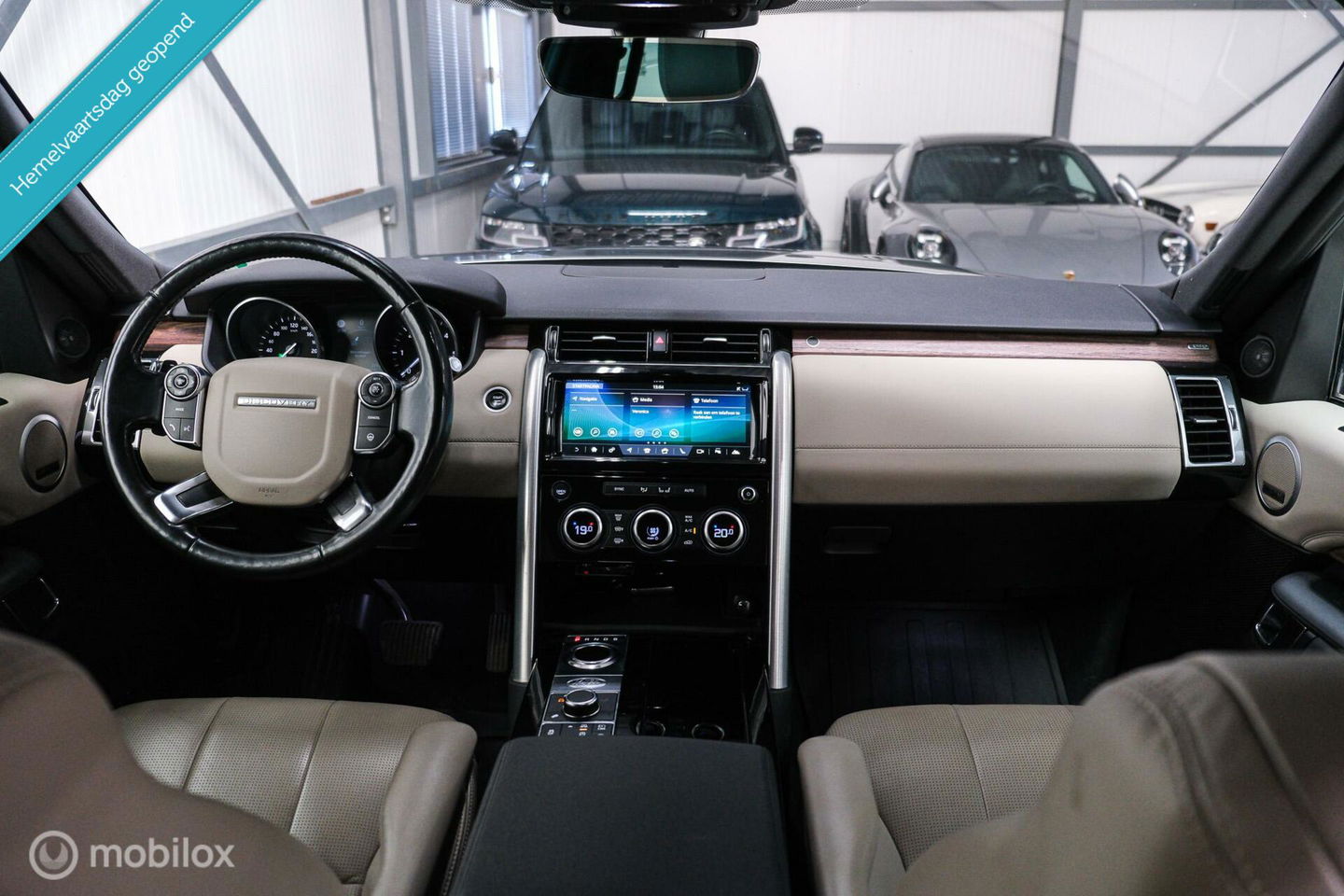 Land Rover Discovery 5 2.0 Td4 HSE Luxury 7p. | Dealer OH | Meridian | Trekhaak | DAB | Cold Climate pack | Nieuwe motor |