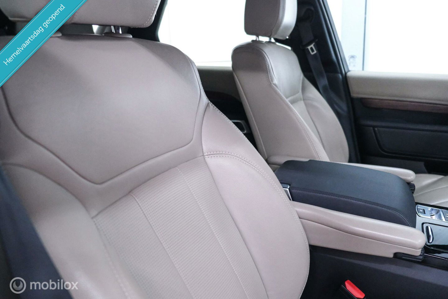 Land Rover Discovery 5 2.0 Td4 HSE Luxury 7p. | Dealer OH | Meridian | Trekhaak | DAB | Cold Climate pack | Nieuwe motor |