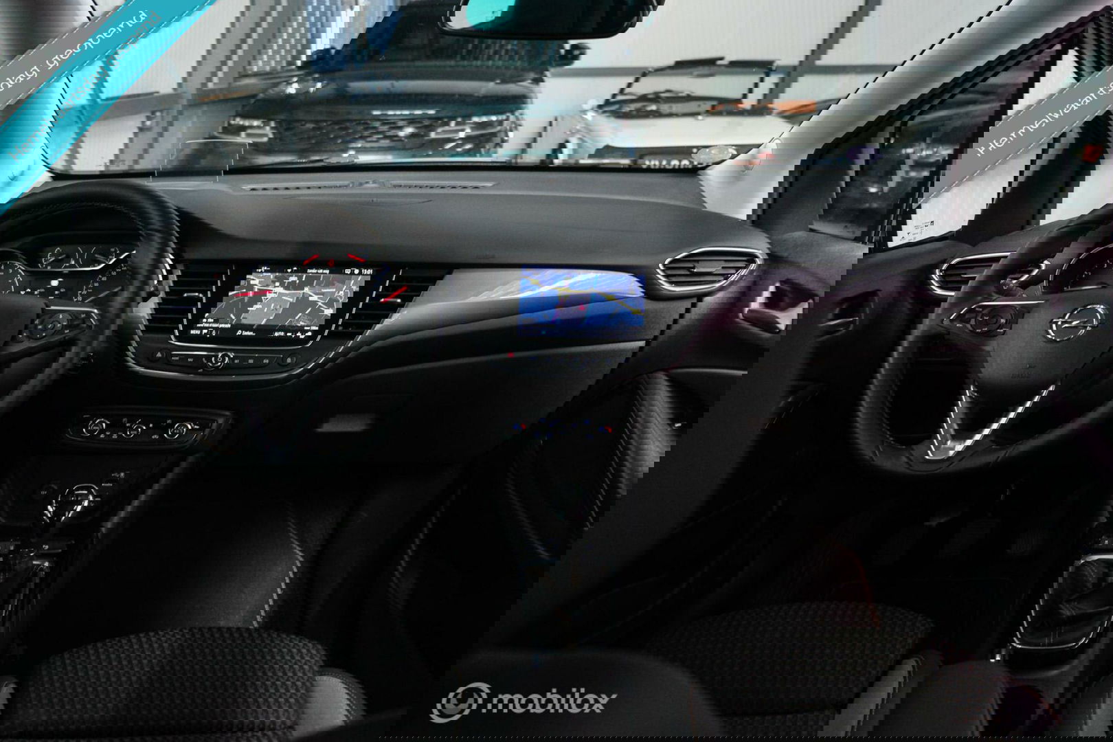 Opel Crossland X 1.2 Turbo | CarPlay | Camera | Trekhaak | 1e eigenaar | NL auto NAP | Head up display | sport stoelen |