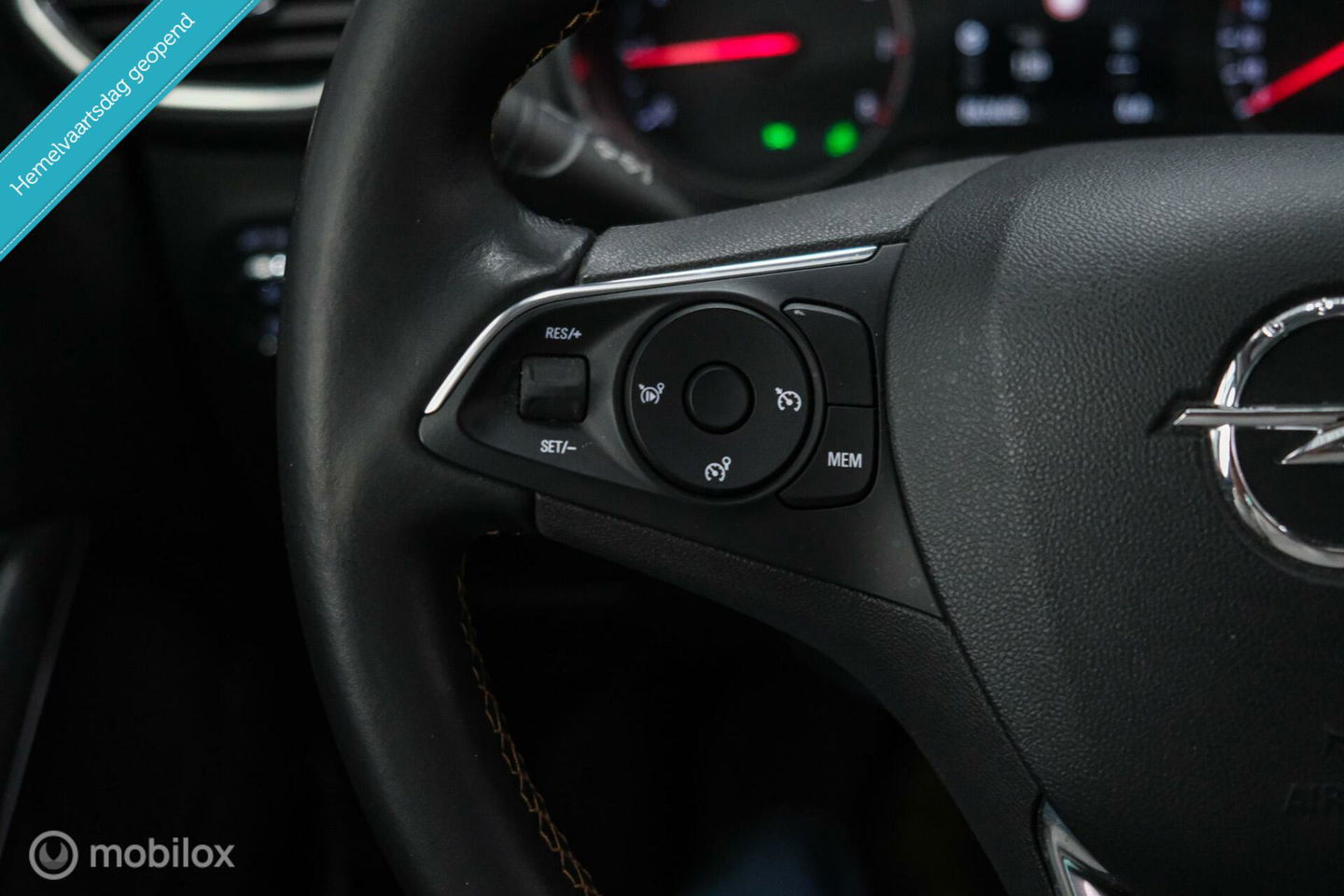 Opel Crossland X 1.2 Turbo | CarPlay | Camera | Trekhaak | 1e eigenaar | NL auto NAP | Head up display | sport stoelen |
