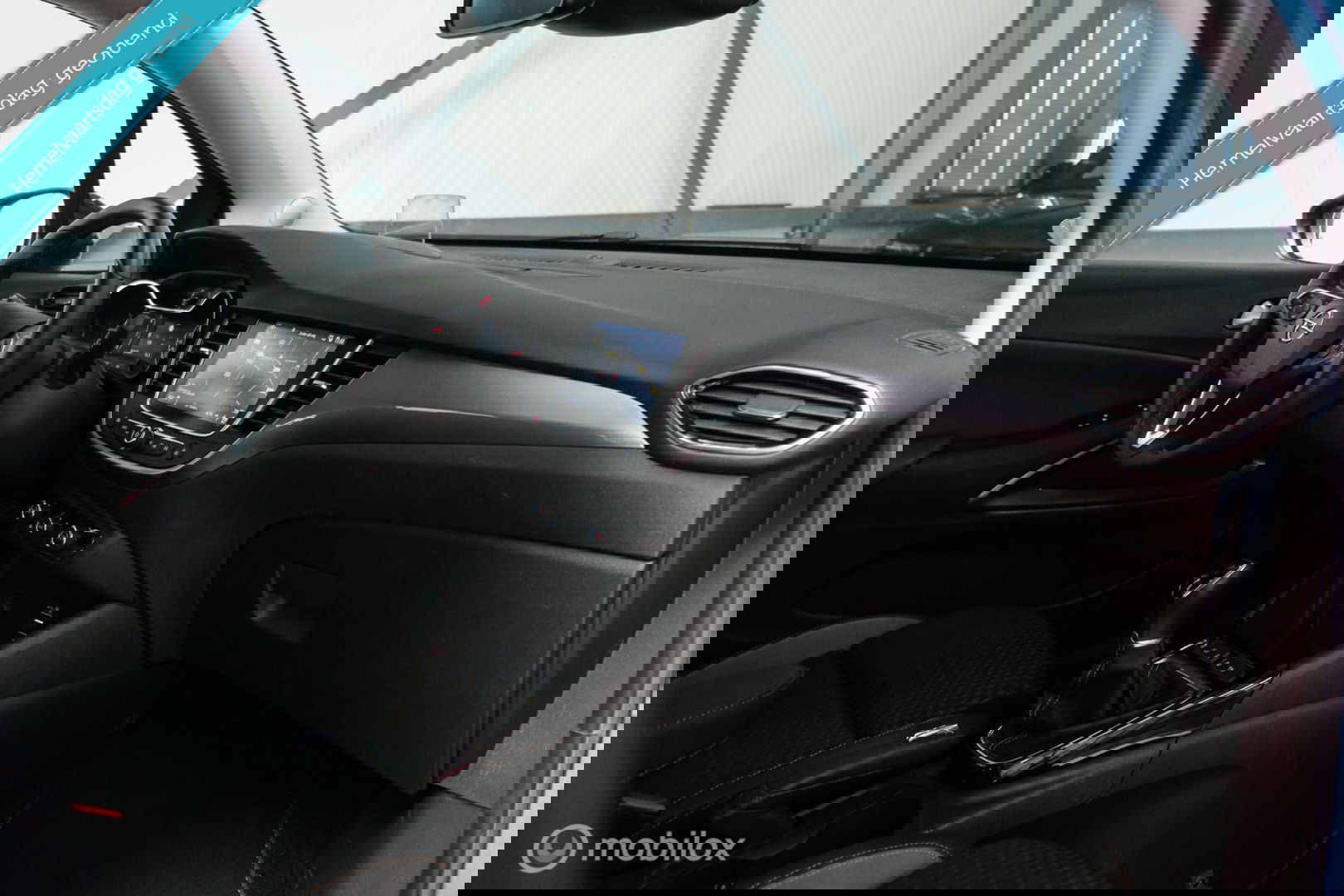 Opel Crossland X 1.2 Turbo | CarPlay | Camera | Trekhaak | 1e eigenaar | NL auto NAP | Head up display | sport stoelen |