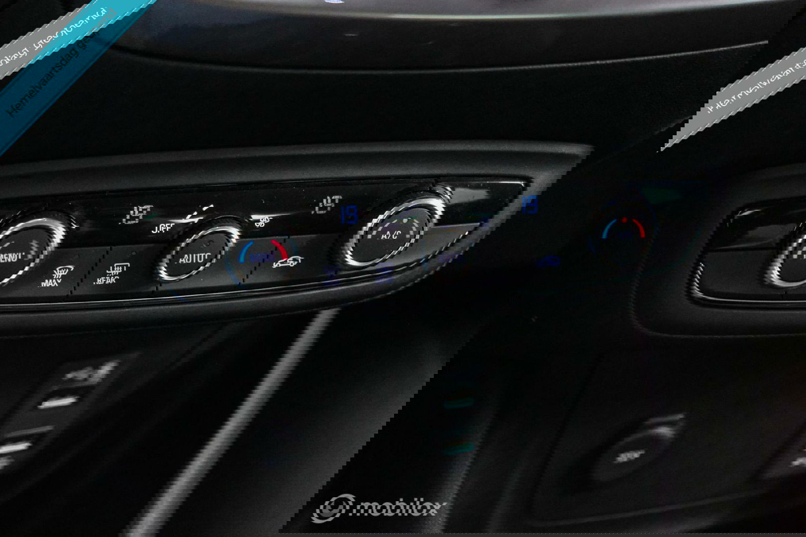 Opel Crossland X 1.2 Turbo | CarPlay | Camera | Trekhaak | 1e eigenaar | NL auto NAP | Head up display | sport stoelen |