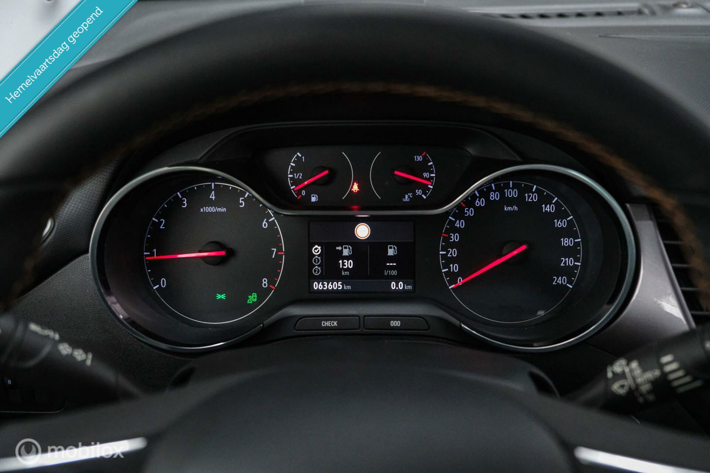 Opel Crossland X 1.2 Turbo | CarPlay | Camera | Trekhaak | 1e eigenaar | NL auto NAP | Head up display | sport stoelen |