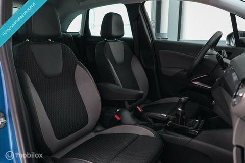 Opel Crossland X 1.2 Turbo | CarPlay | Camera | Trekhaak | 1e eigenaar | NL auto NAP | Head up display | sport stoelen |