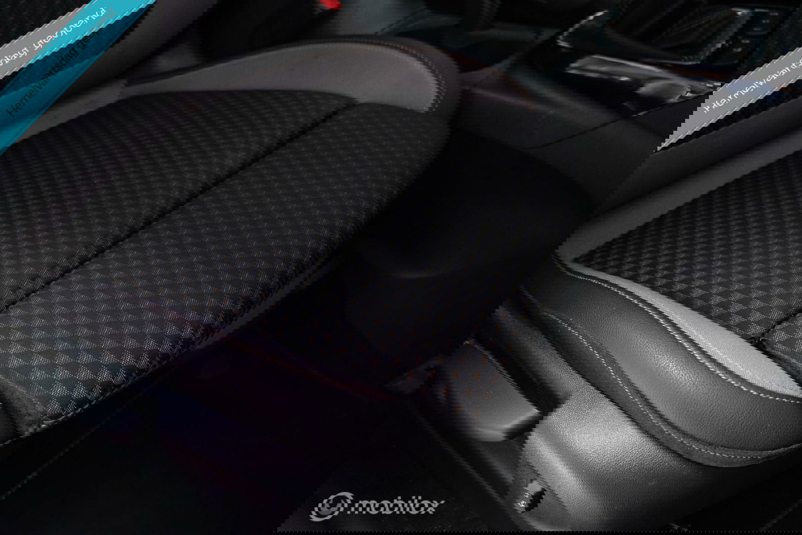 Opel Crossland X 1.2 Turbo | CarPlay | Camera | Trekhaak | 1e eigenaar | NL auto NAP | Head up display | sport stoelen |