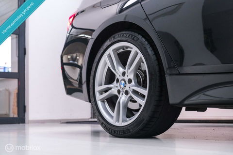 BMW 3 Serie 318i M Sport Edition | Leder | VC | LED | Navipro | Orig NL NAP | M pakket |