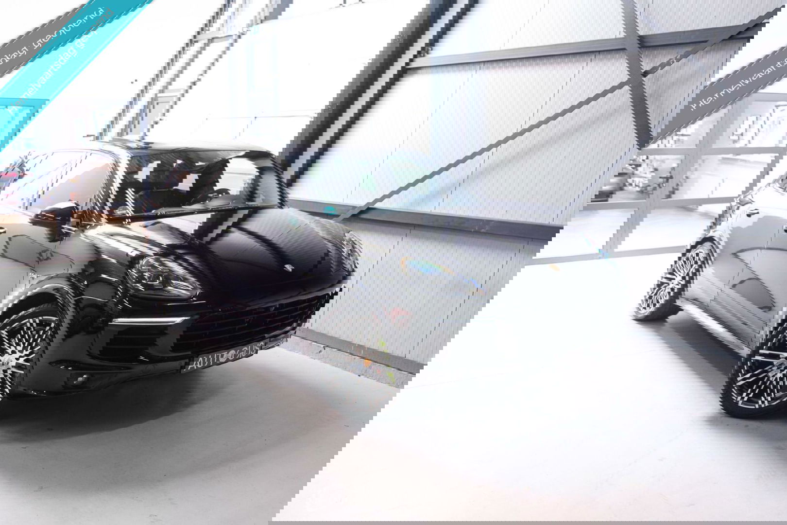 Porsche Cayenne 3.0 E-Hybrid Platinum Edition | Dealer OH | Trekhaak | Stoelkoeling | 360 cam | Panoramadak | Adaptive |