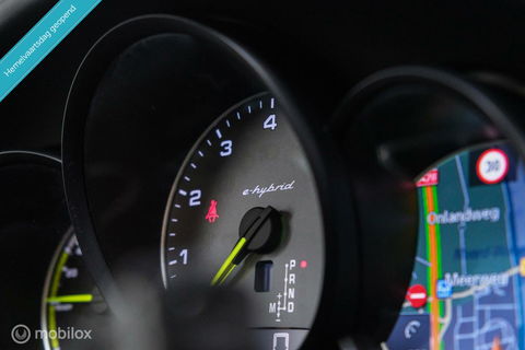 Porsche Cayenne 3.0 E-Hybrid Platinum Edition | Dealer OH | Trekhaak | Stoelkoeling | 360 cam | Panoramadak | Adaptive |