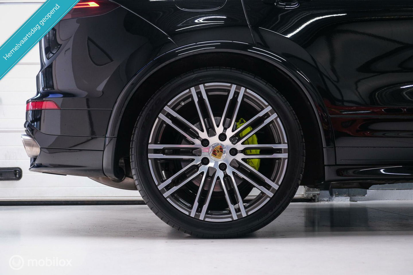 Porsche Cayenne 3.0 E-Hybrid Platinum Edition | Dealer OH | Trekhaak | Stoelkoeling | 360 cam | Panoramadak | Adaptive |