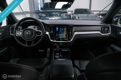 Volvo V60 2.0 T8 Recharge AWD R-Design | NL auto | DAB+ | CarPlay | Adaptive | Blis | Rijklaar |