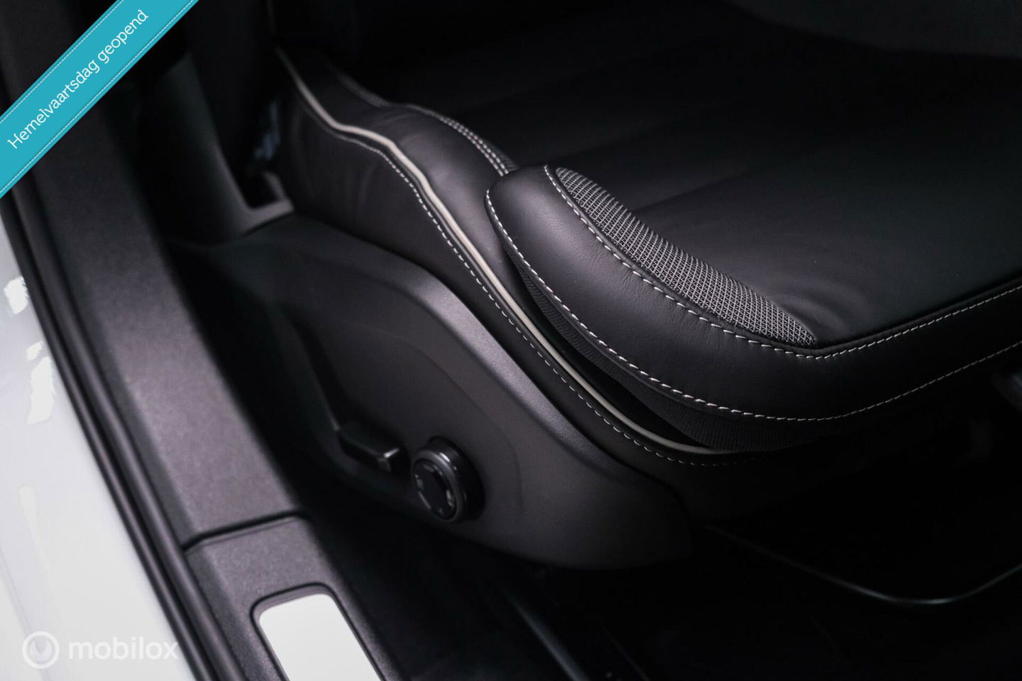 Volvo V60 2.0 T8 Recharge AWD R-Design | NL auto | DAB+ | CarPlay | Adaptive | Blis | Rijklaar |