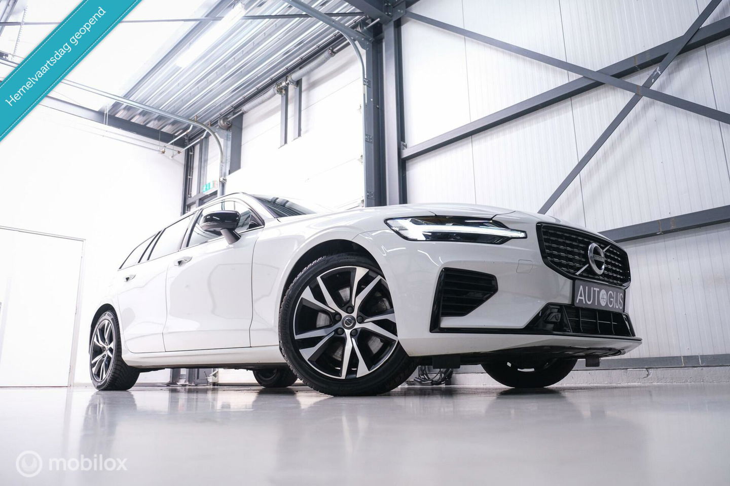 Volvo V60 2.0 T8 Recharge AWD R-Design | NL auto | DAB+ | CarPlay | Adaptive | Blis | Rijklaar |