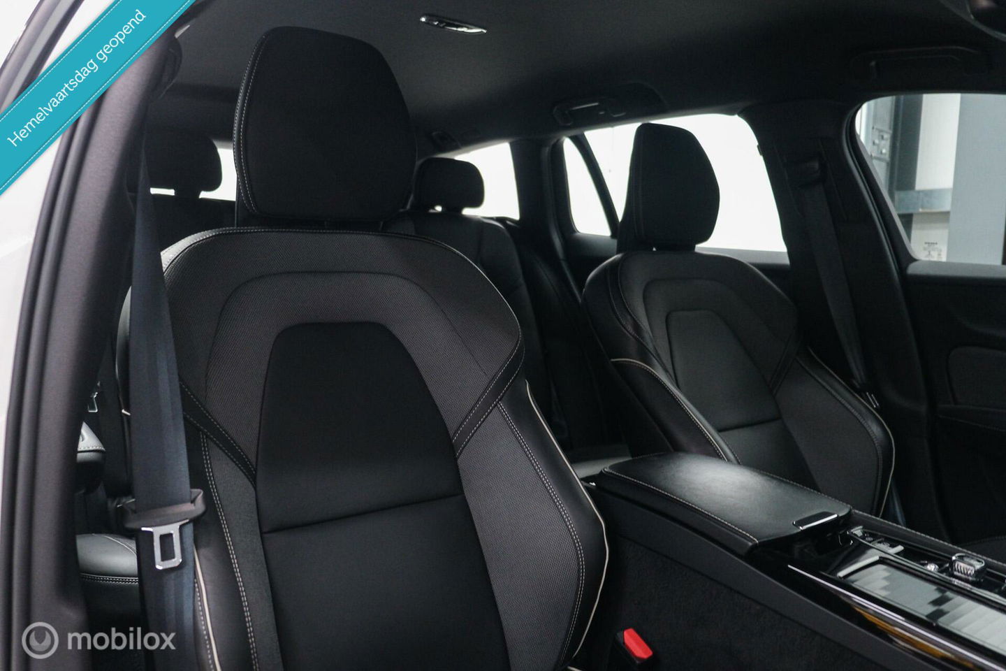 Volvo V60 2.0 T8 Recharge AWD R-Design | NL auto | DAB+ | CarPlay | Adaptive | Blis | Rijklaar |