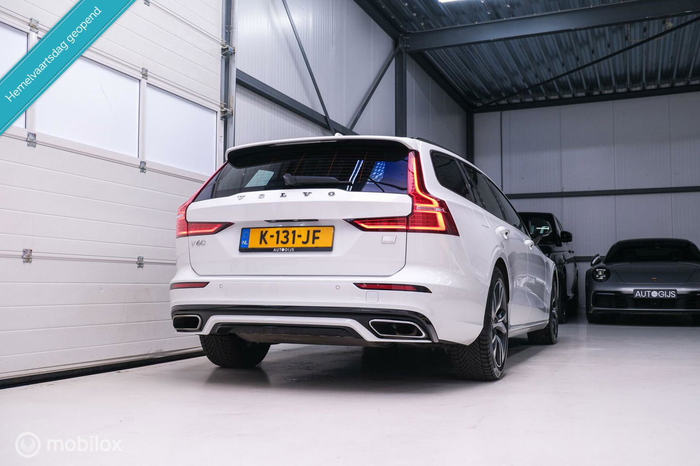 Volvo V60 2.0 T8 Recharge AWD R-Design | NL auto | DAB+ | CarPlay | Adaptive | Blis | Rijklaar |