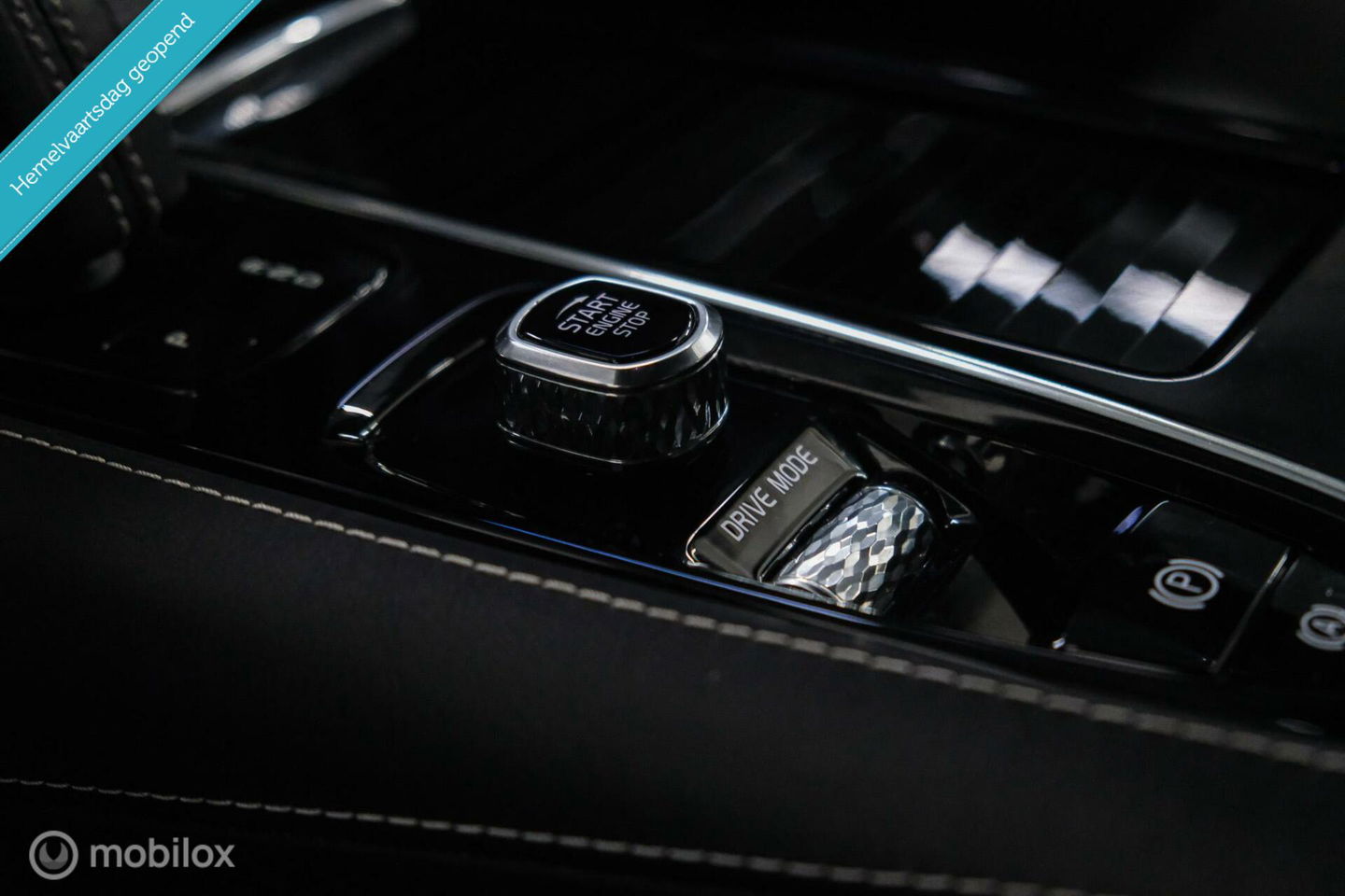 Volvo V60 2.0 T8 Recharge AWD R-Design | NL auto | DAB+ | CarPlay | Adaptive | Blis | Rijklaar |