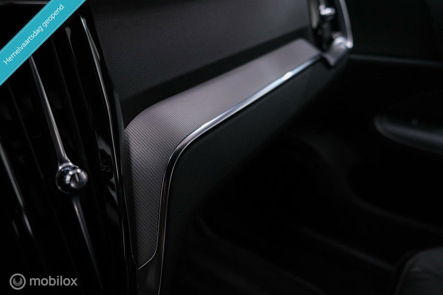 Volvo V60 2.0 T8 Recharge AWD R-Design | NL auto | DAB+ | CarPlay | Adaptive | Blis | Rijklaar |