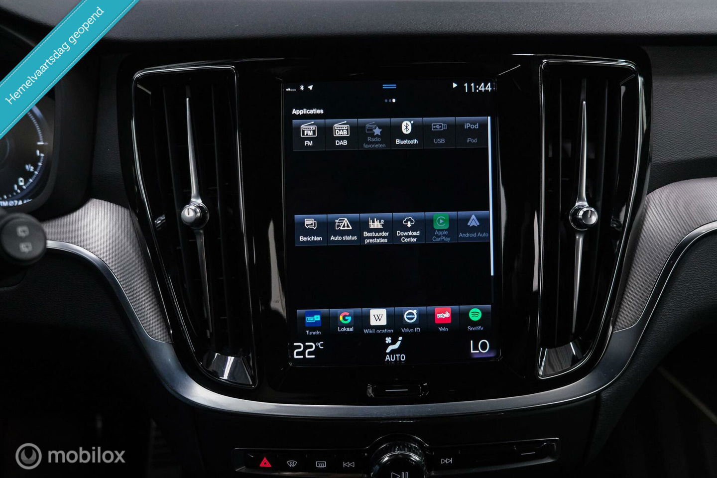 Volvo V60 2.0 T8 Recharge AWD R-Design | NL auto | DAB+ | CarPlay | Adaptive | Blis | Rijklaar |